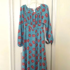 Flowy, waist cinching dress from HandM from when the quality was still good!